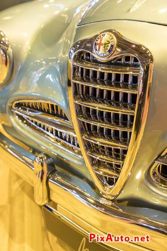 Salon-Retromobile, Calandre Alfa Romeo 1900 CS Serie 1